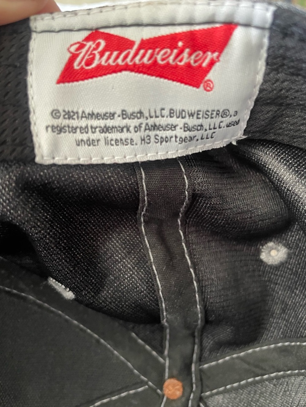 Budweiser Heather Grey Embroidered Logo Baseball Cap - Picture 4 of 5